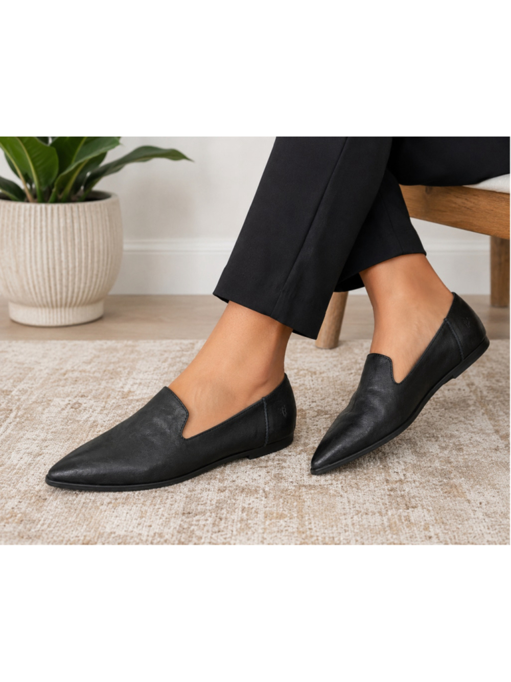 Frye Women’s Black Leather Pointed Toe Loafers Flats Size 10 M Minimalist